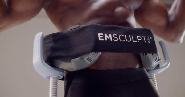 Emsculpt_Neo_PIC_Male-Lateral-Abdomen_3748_ENUS100-600x316